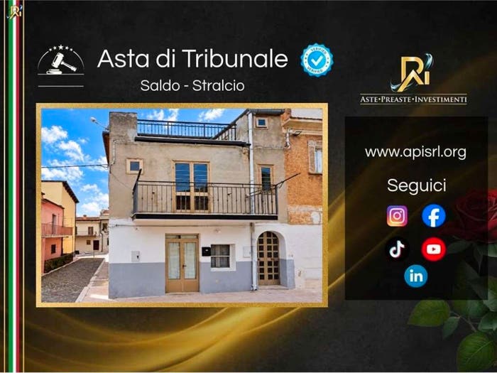 Appartamento con 5 locali in vendita in Via Umberto Giordano, Rignano Garganico