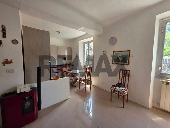 Appartamento trilocale in vendita in PIAZZA MADONNA DEGLI ANGELI, Centro, Rossiglione