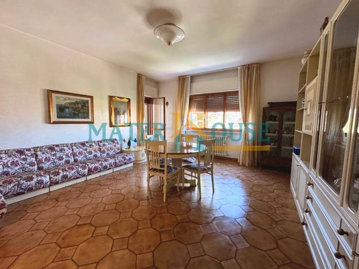 Appartamento con 6 locali in vendita in Via Antonio Meucci, Centro, Matera