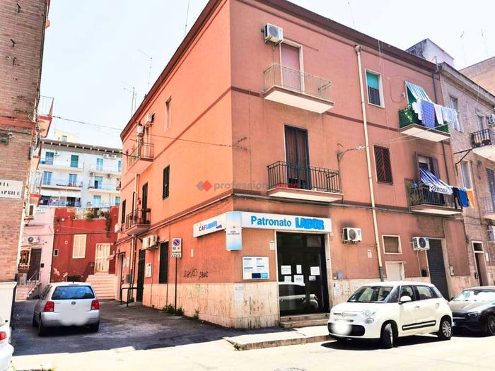 Appartamento con 6 locali in vendita in Via Cavaniglia, Via della Repubblica Piazza San Francesco, Foggia