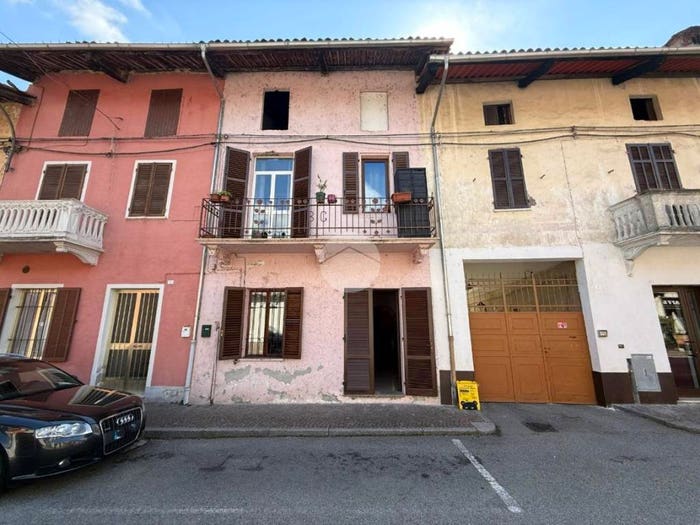 Casa con 6 locali in vendita in Corso Vittorio Emanuele, Albiano d'Ivrea