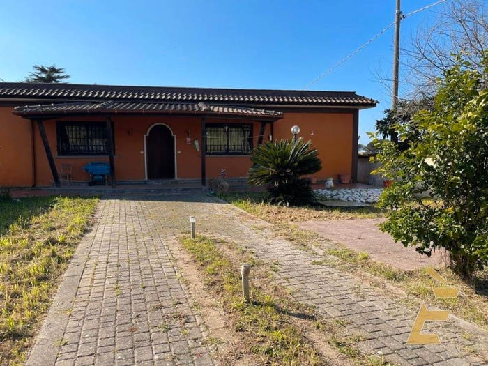 Casa bilocale in vendita in Via dei Platani, Lido dei Pini di Ardea Lupetta, Ardea
