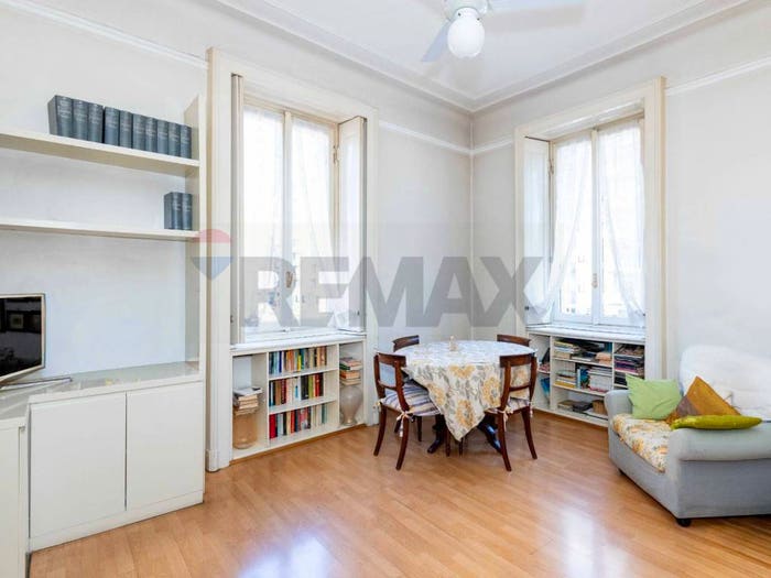 Appartamento trilocale in vendita in VIA MGIOIA, Isola, Milano