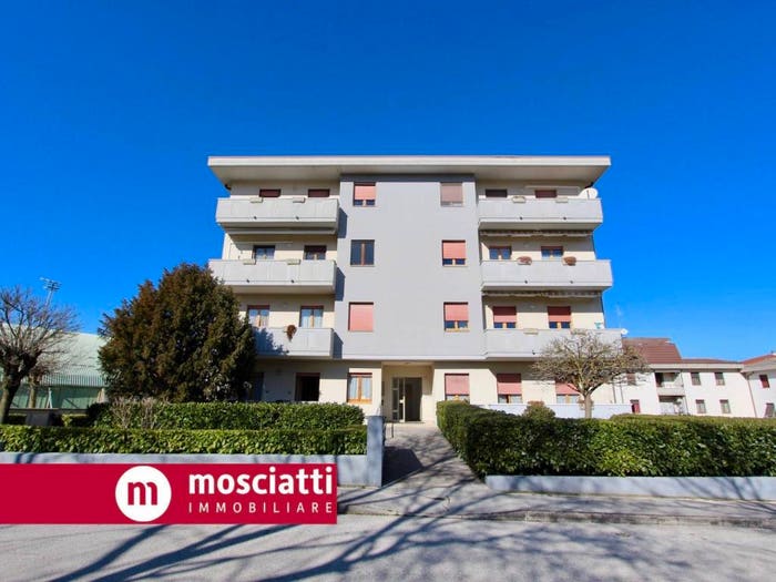 Appartamento con 6 locali in vendita in Via Aldo Moro, Centro, Matelica