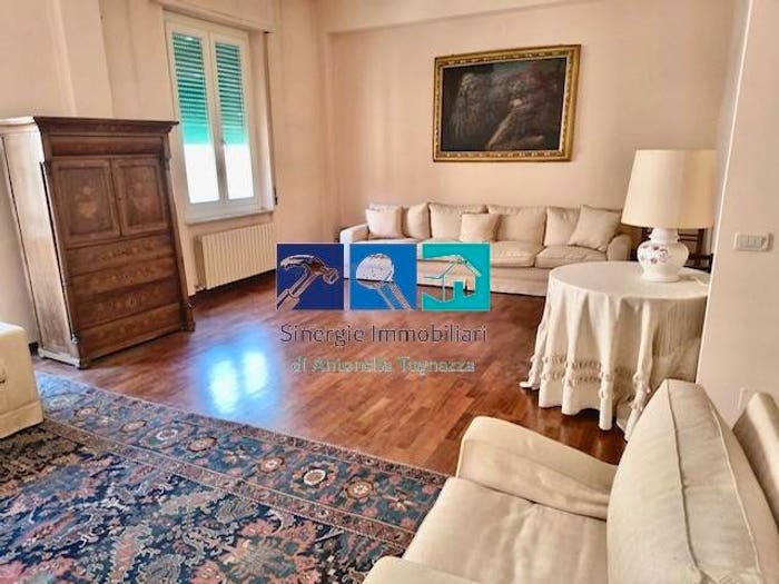 Appartamento con 5 locali in vendita in Piazza Roma, Corsi, Ancona