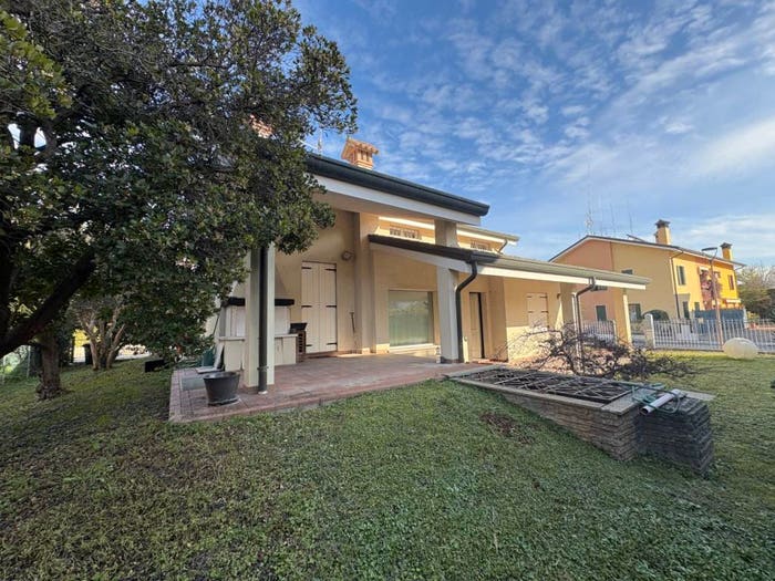 Casa trilocale in vendita in Via Francesco Rinaldi, Battaglia Terme