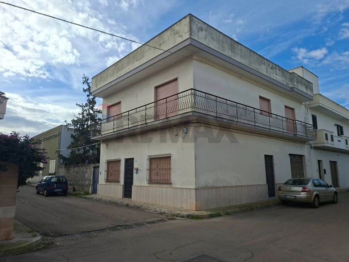Casa con 5 locali in vendita in Via Filippo Corridoni Via Giovanni XXIII, Centro, Neviano