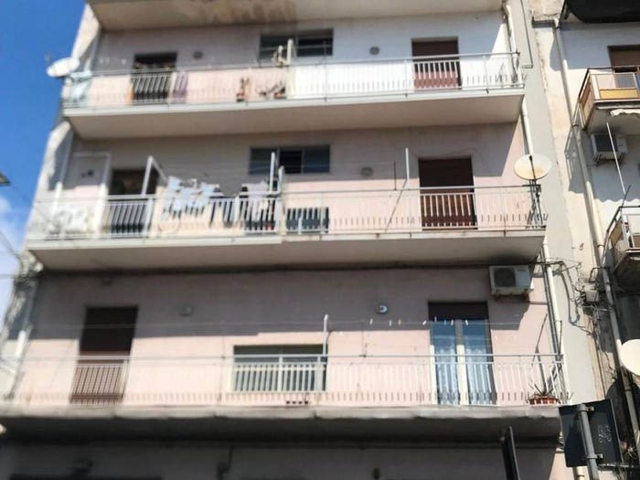 Appartamento con 5 locali in vendita in Via Galileo Galilei, Centro, Aci Catena