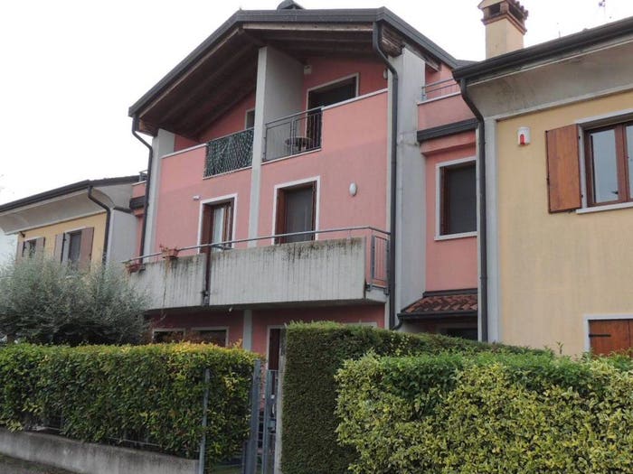 Casa con 6 locali in vendita in Villafranca di Verona