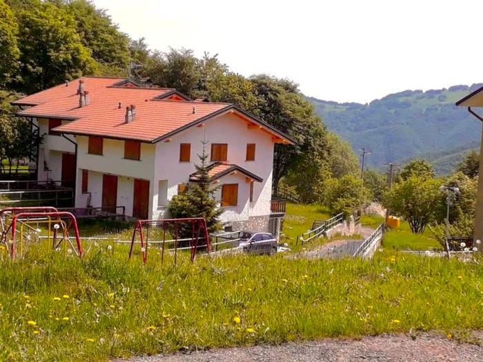 Casa con 6 locali in vendita in Zerba, Centro