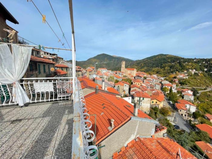 Casa con 6 locali in vendita in Via portaro piano, Bajardo