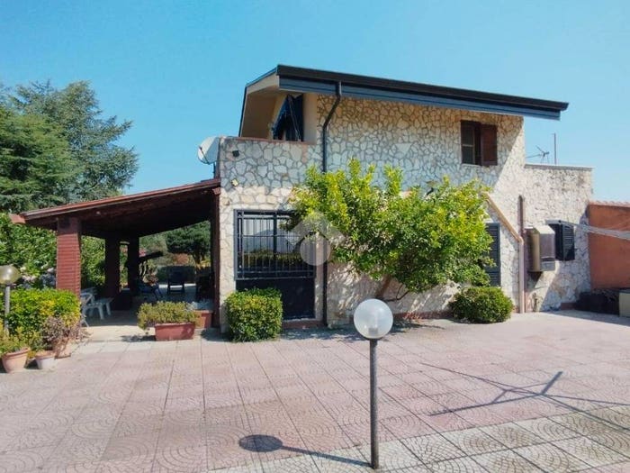 Casa quadrilocale in vendita in Via Casamarina, Rocca d'Evandro
