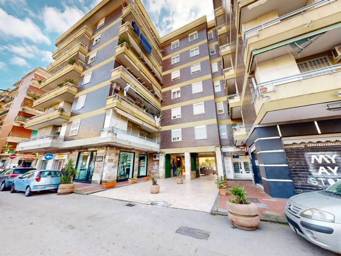 Appartamento trilocale in vendita in Via Maria Cristina Brando, Centro, Casoria