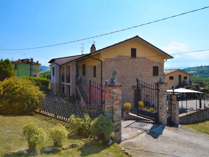 Casa con 6 locali in vendita in Contrada Mulino, Servigliano