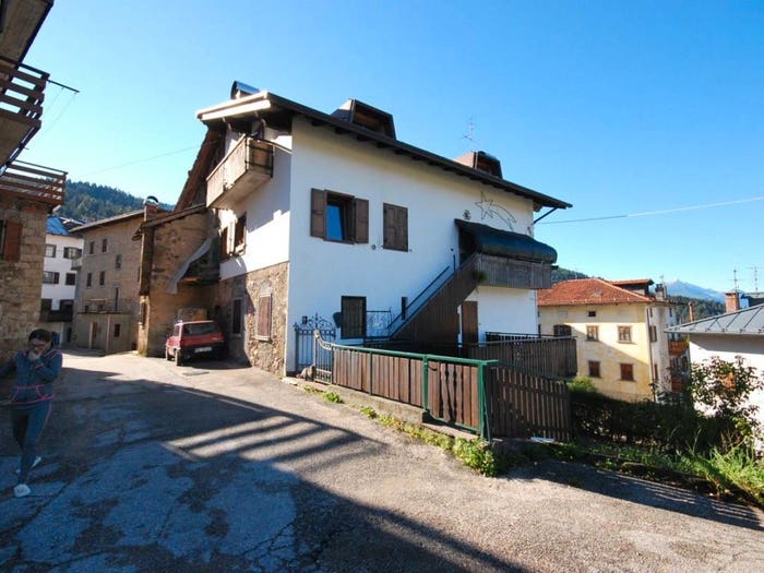 Appartamento quadrilocale in vendita in Via Roma, Lorenzago di Cadore