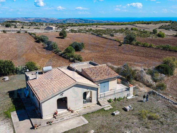 Casa con 6 locali in vendita in Via Tommaso Fazello, Centro, Noto