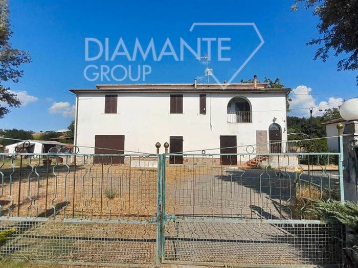 Casa con 6 locali in vendita in Centro, Cinigiano
