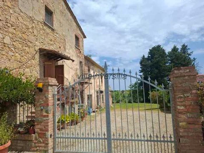 Casa con 6 locali in vendita in Gambassi Terme