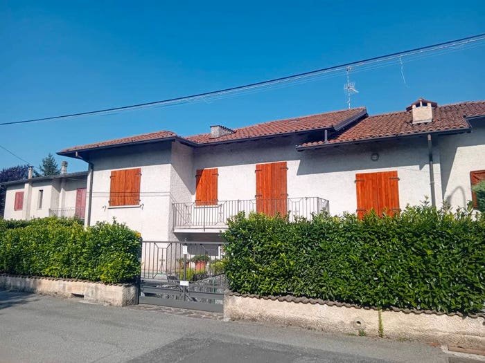 Casa quadrilocale in vendita in Via Novembre, Centro, Castel Mella