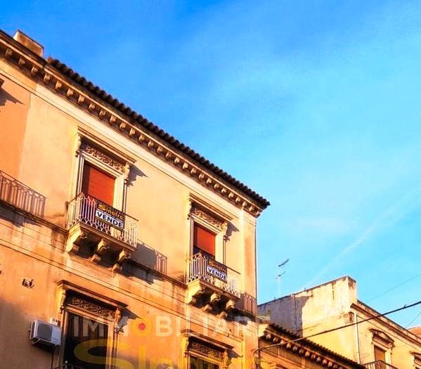 Appartamento con 6 locali in vendita in Via Santa Teresa, Paternò