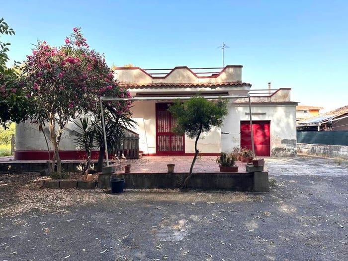 Casa trilocale in vendita in Via Gattopardo, Vaccarizzo, Catania