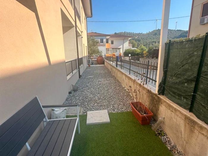Appartamento quadrilocale in vendita in Viale Principessa, Settingiano
