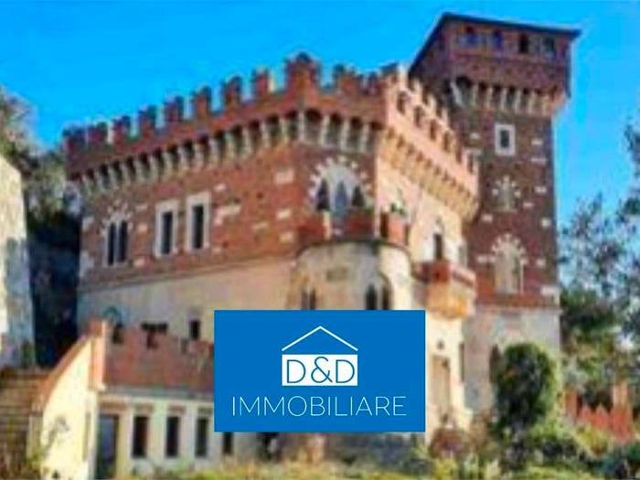 Casa con 6 locali in vendita in Via Generale Enrico Caviglia, Centro, Finale Ligure