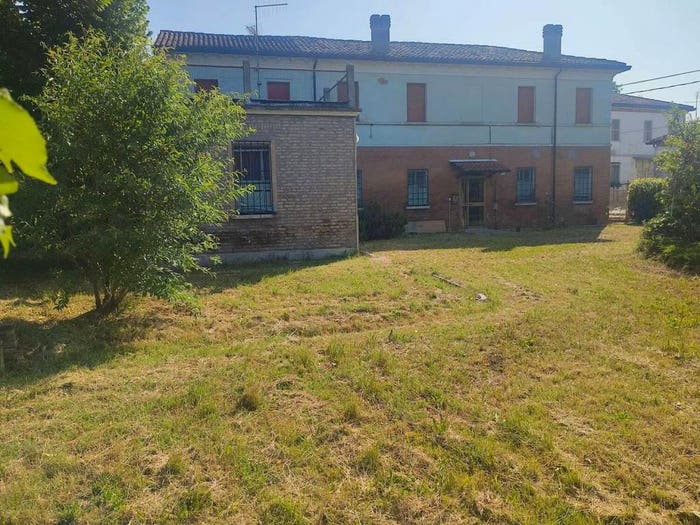 Casa con 6 locali in vendita in Villanova, Bagnacavallo
