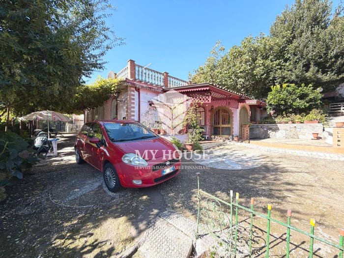 Casa con 6 locali in vendita in Via Lago di Como, Carchitti, Palestrina