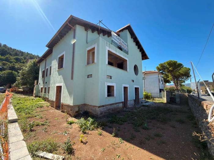 Casa con 6 locali in vendita in via salaria per l'aquila, Rieti