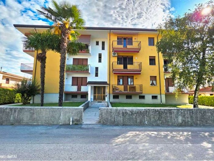 Appartamento con 6 locali in vendita in Via Cristoforo Colombo, Centro, San Vito al Tagliamento