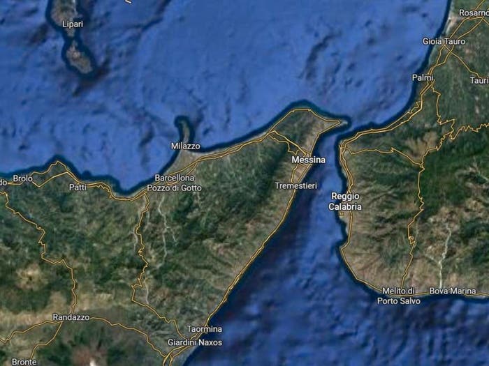 Appartamento con 5 locali in vendita in Valle degli angeli, Provinciale, Messina
