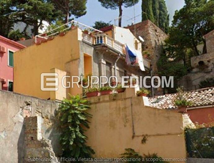 Appartamento con 5 locali in vendita in via Scesa San Francesco di Paola, Centro Storico, Catanzaro
