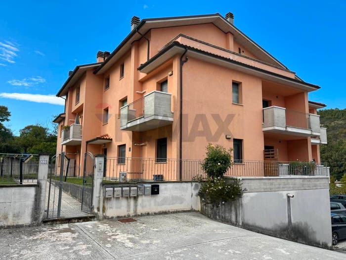 Appartamento con 5 locali in vendita in Via San Francesco D' Assisi, Centro, Apecchio