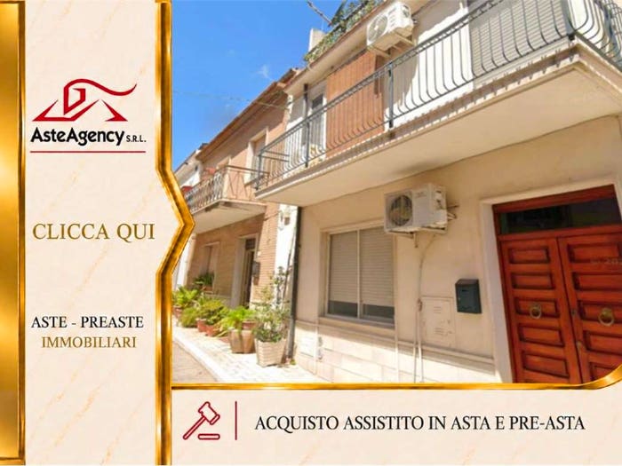 Appartamento quadrilocale in vendita in Via ALBA, Ururi