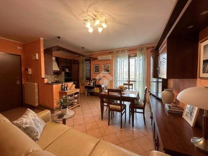 Appartamento quadrilocale in vendita in Via Donizetti, Centro, Orbassano