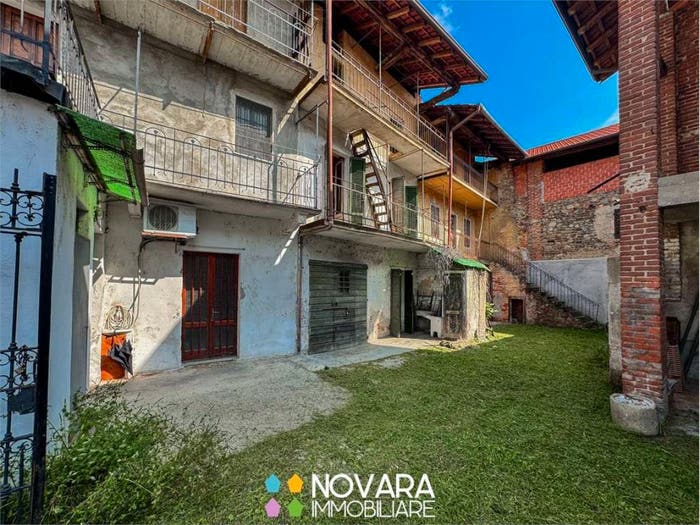 Casa con 6 locali in vendita in Via Martiri, Cavaglio d'Agogna