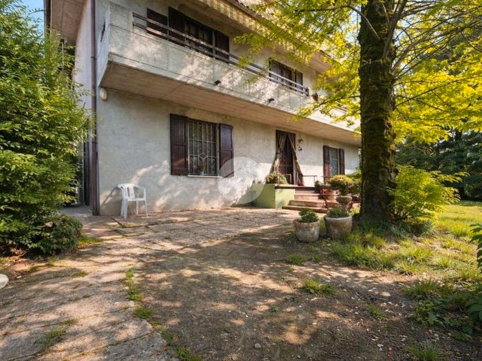 Casa con 6 locali in vendita in Via VIII Marzo, Dosimo, Persico Dosimo