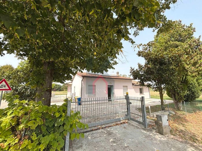 Casa con 5 locali in vendita in Via Sintria, Villanova, Forlì