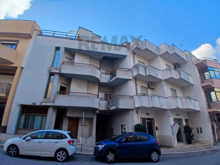 Appartamento quadrilocale in vendita in VIA VESPRI, Centro, Valderice