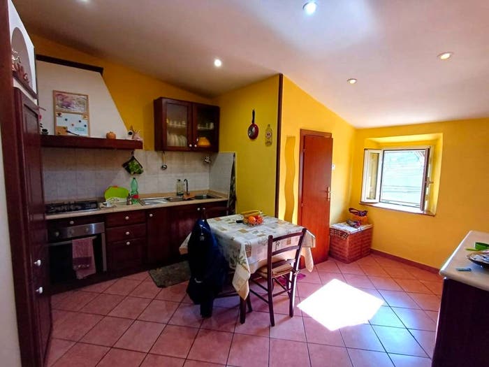 Appartamento bilocale in vendita in Via Volturno, Centro, Caprarola
