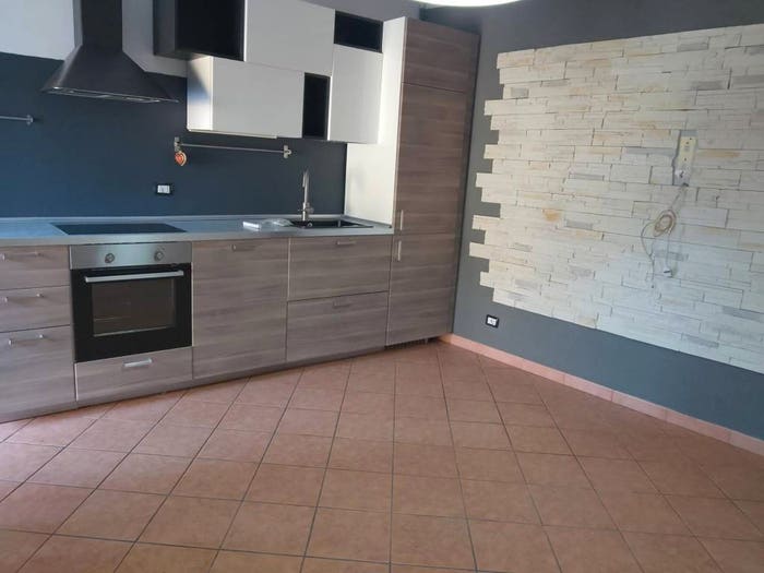 Appartamento trilocale in vendita in Centro, Brebbia
