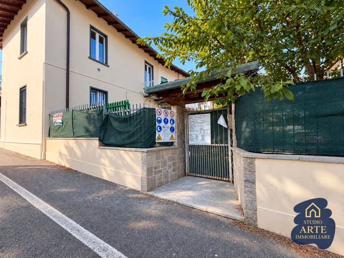 Appartamento trilocale in vendita in Via Landriani, Centro, Guanzate