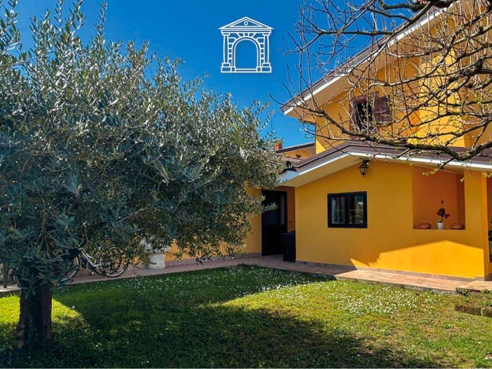 Casa con 6 locali in vendita in via Viezzi, San Valentino, Fiumicello Villa Vicentina