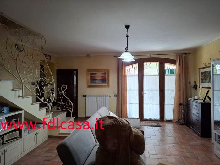 Casa con 6 locali in vendita in Località Podere Casabella, Lajatico