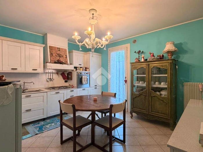 Appartamento con 5 locali in vendita in Via don Giuseppe Raffin, Prata di Pordenone