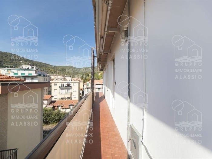 Appartamento trilocale in vendita in Fenarina Via Neghelli Collina di Ponente, Alassio