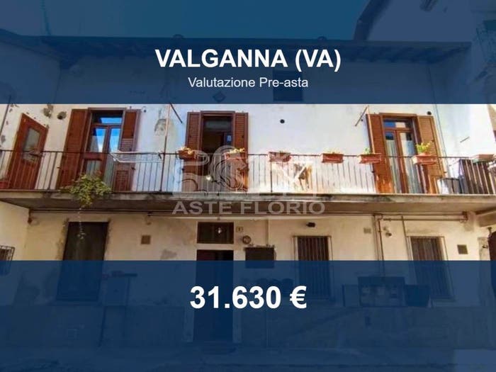 Appartamento con 6 locali in vendita in Piazza Giuseppe Grandi, Bedero Valcuvia