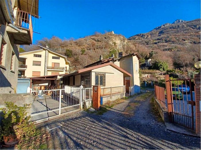 Casa quadrilocale in vendita in Carema