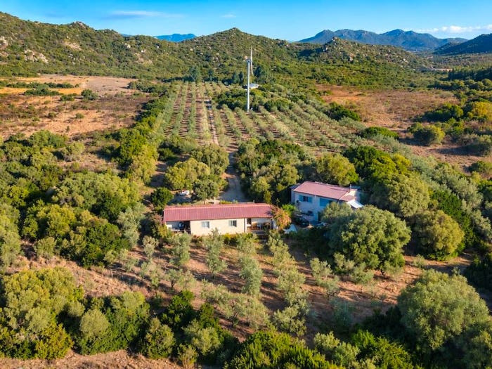 Casa con 6 locali in vendita in località Is Ortixeddus, Castiadas
